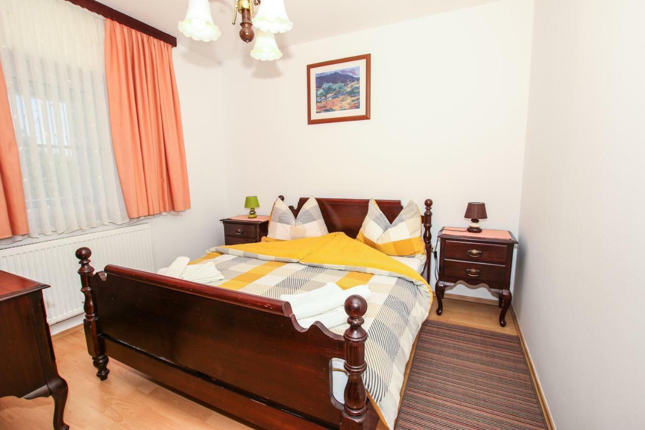 פורץ Apartmani Ljubica מראה חיצוני תמונה