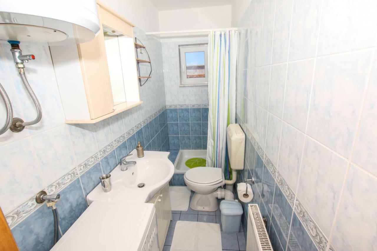 פורץ Apartmani Ljubica מראה חיצוני תמונה