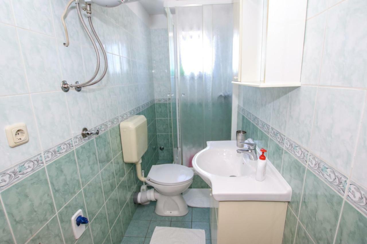 פורץ Apartmani Ljubica מראה חיצוני תמונה