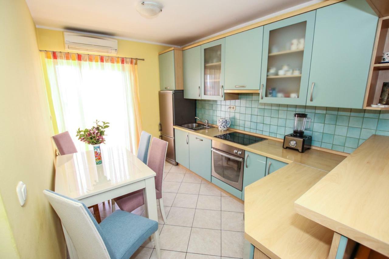 פורץ Apartmani Ljubica מראה חיצוני תמונה