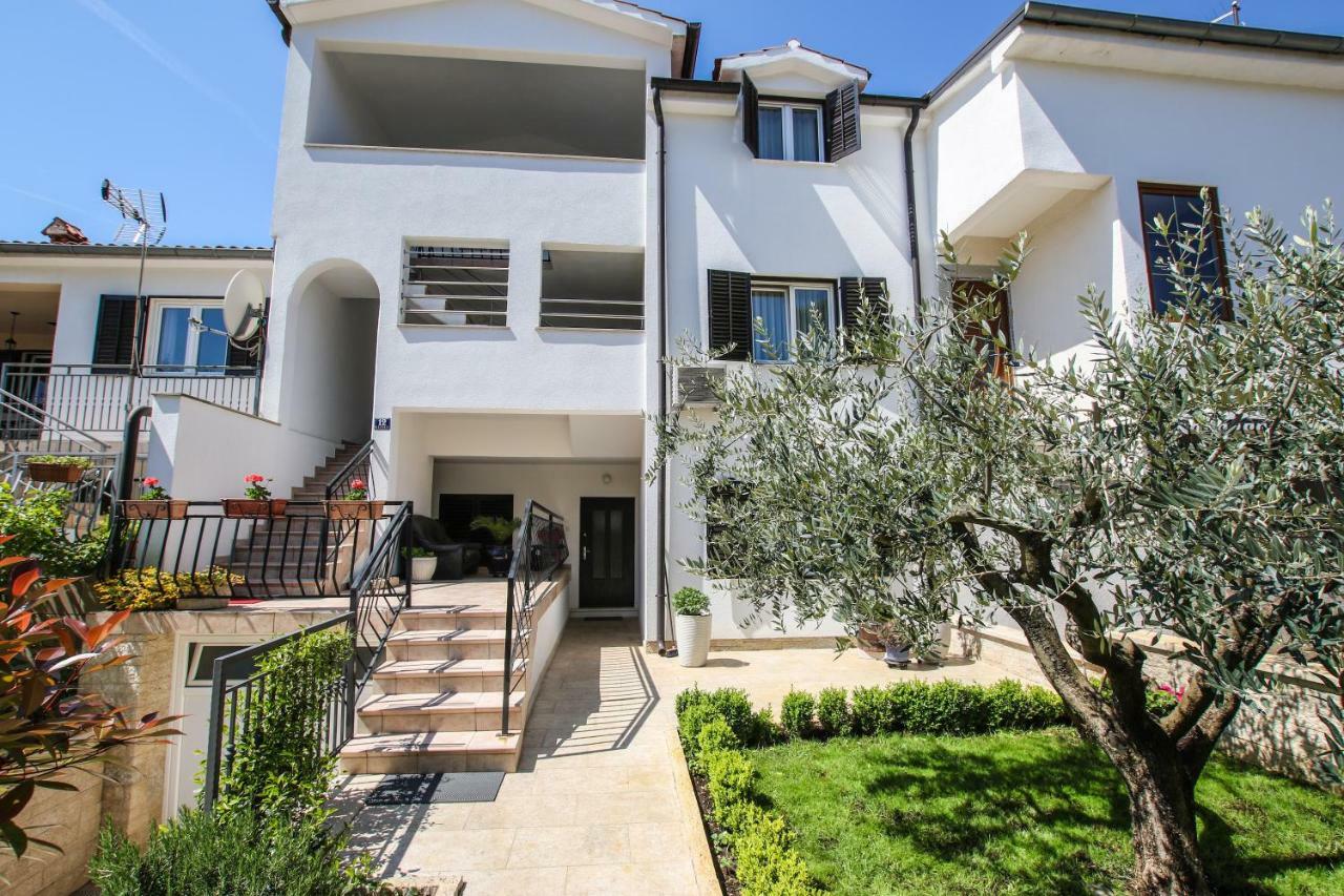 פורץ Apartmani Ljubica מראה חיצוני תמונה
