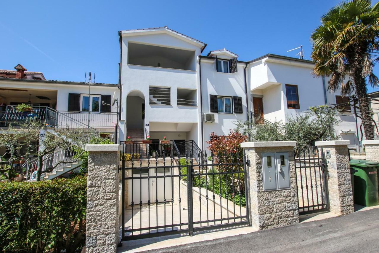 פורץ Apartmani Ljubica מראה חיצוני תמונה