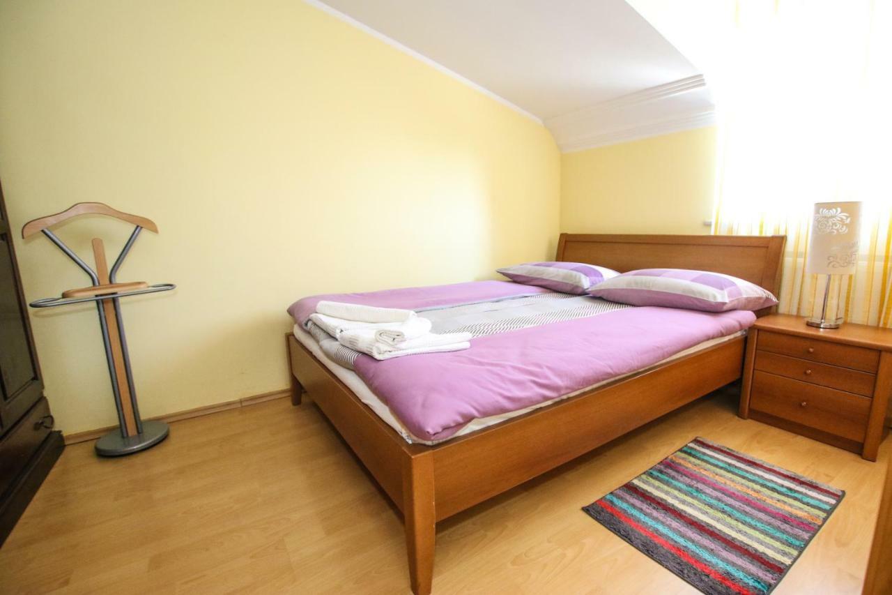פורץ Apartmani Ljubica מראה חיצוני תמונה