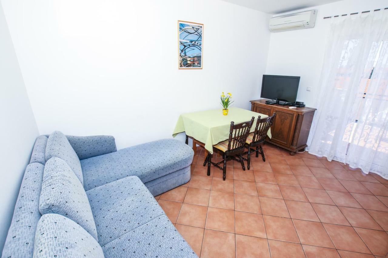 פורץ Apartmani Ljubica מראה חיצוני תמונה